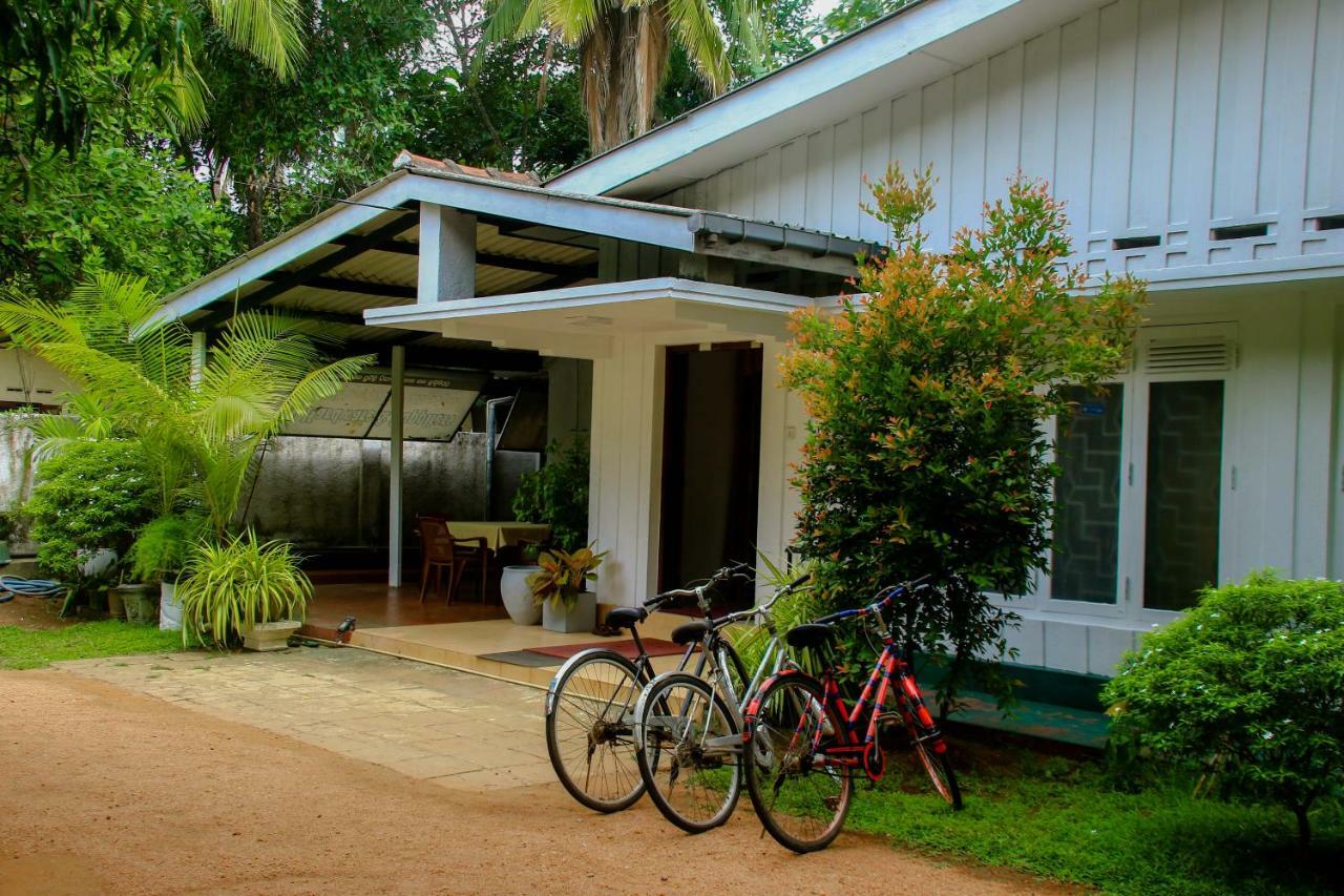 Molino Tourist Rest Anuradhapura Hotel Exterior foto